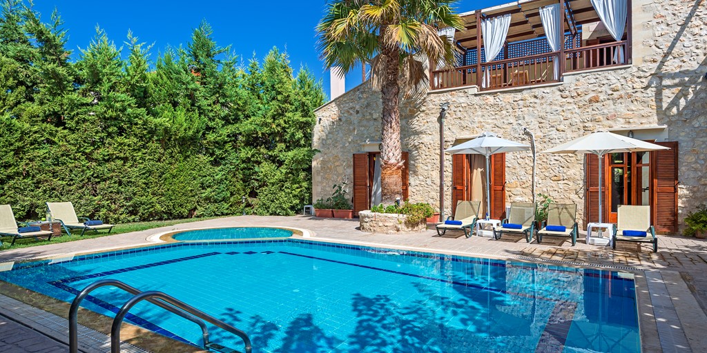 6 Reasons to Choose a Villa Holiday in Crete